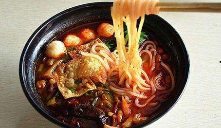 长沙螺蛳粉爆料视频,网红美食背后的故事与制作工艺  第3张